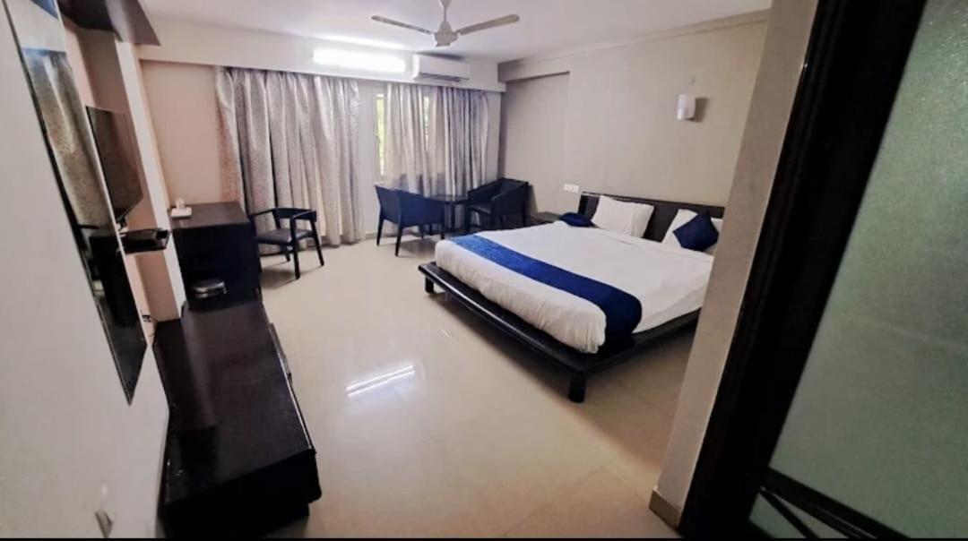 Aec Residency Hotel Alappuzha Екстериор снимка