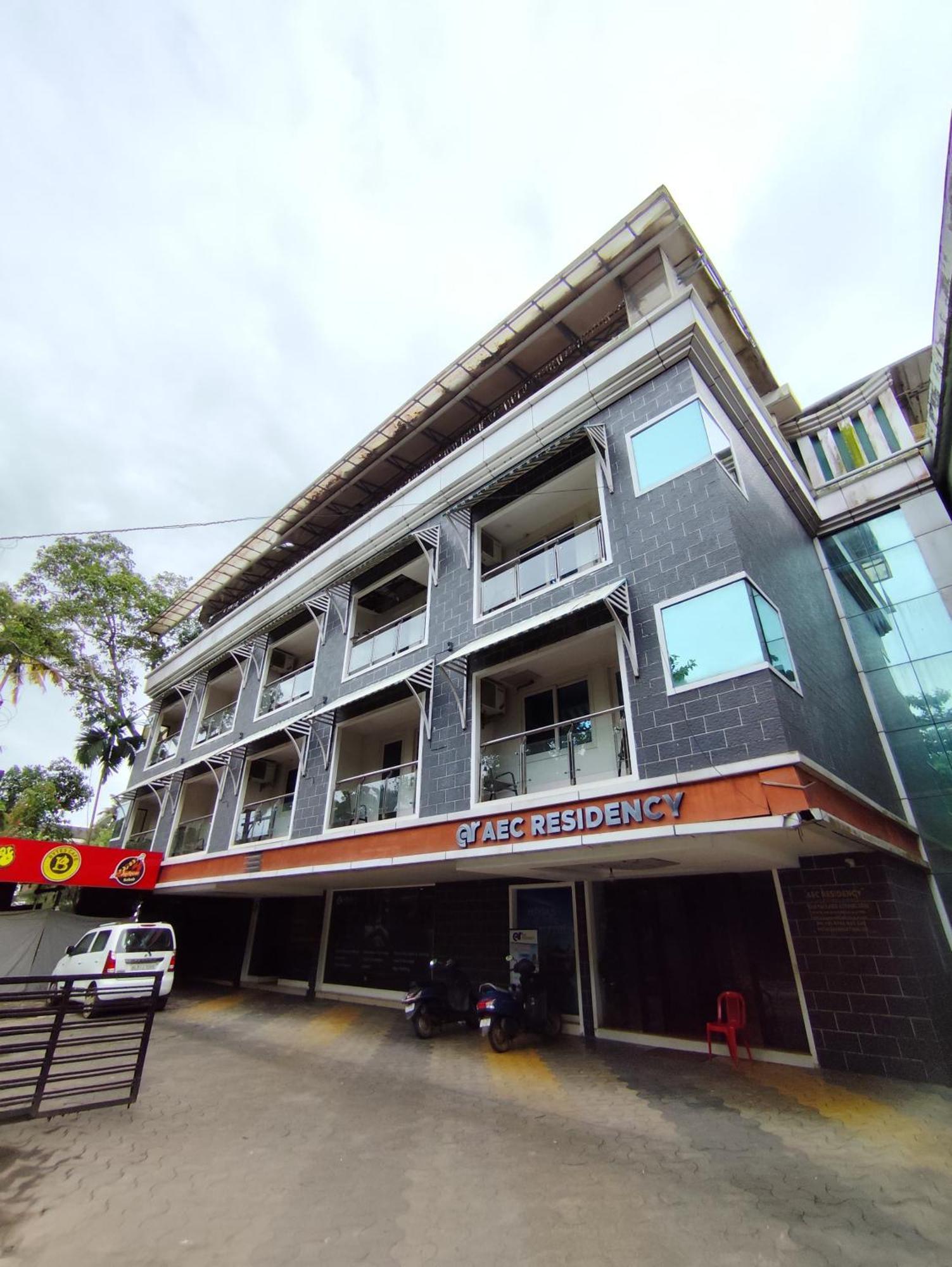 Aec Residency Hotel Alappuzha Екстериор снимка