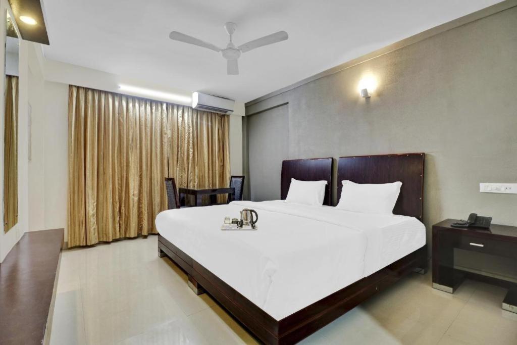 Aec Residency Hotel Alappuzha Екстериор снимка