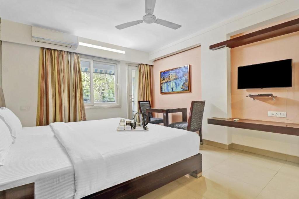 Aec Residency Hotel Alappuzha Екстериор снимка