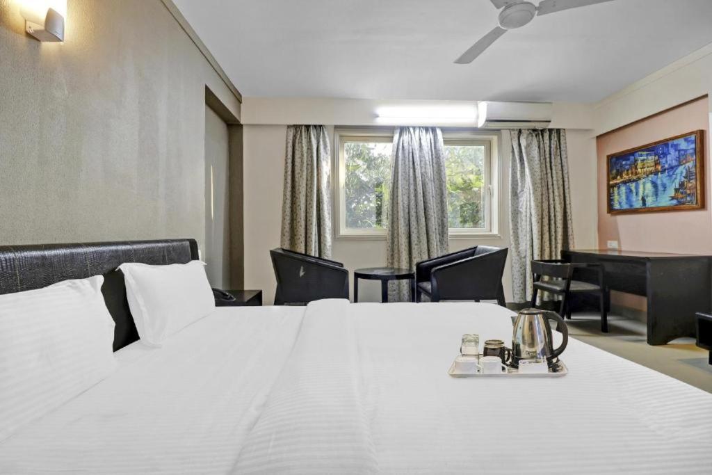 Aec Residency Hotel Alappuzha Екстериор снимка
